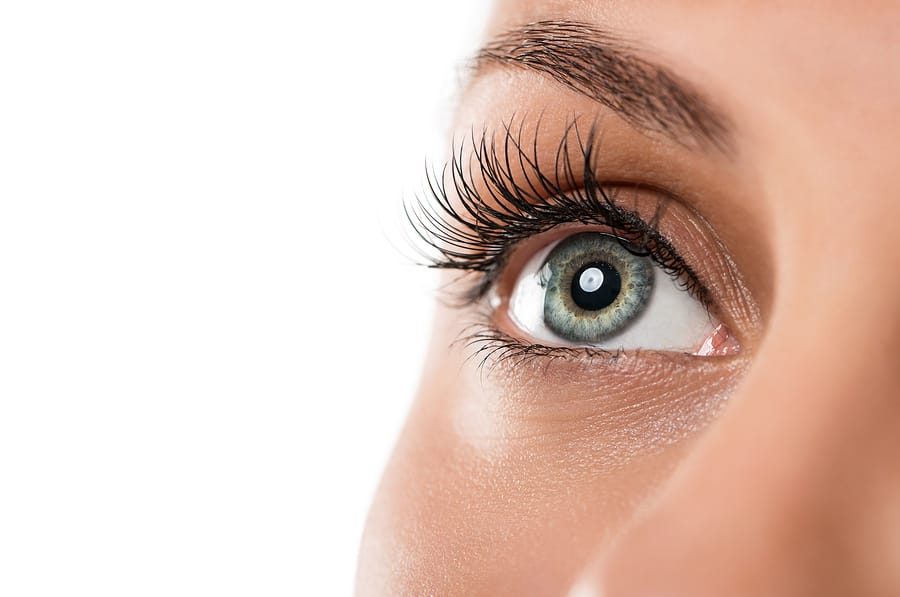 4 Ways You’re Damaging Your Lashes