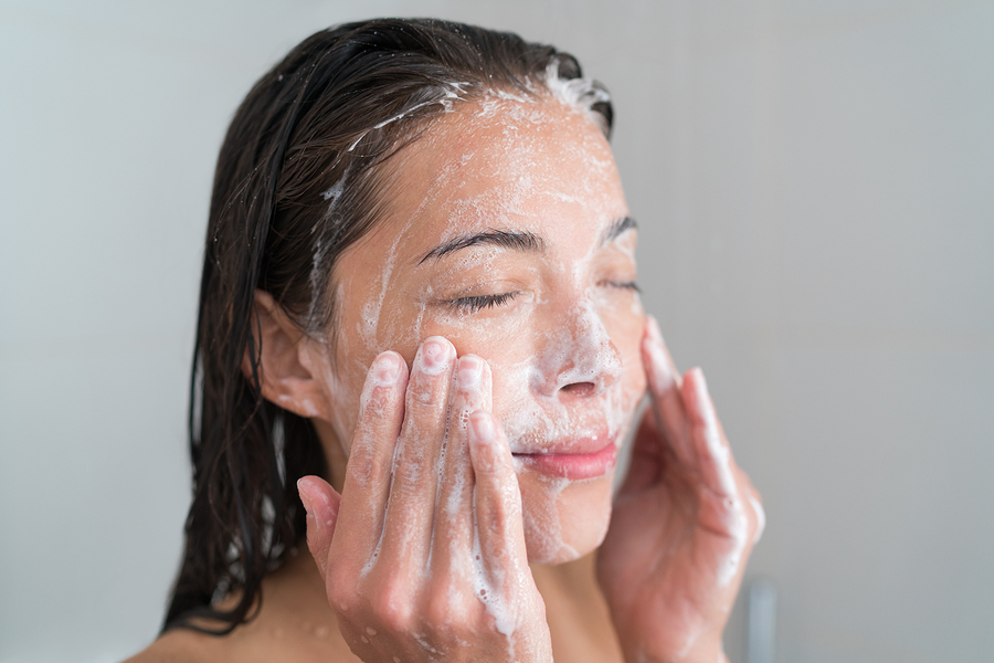 4 Little Things You Do Every Day That Cause Wrinkles